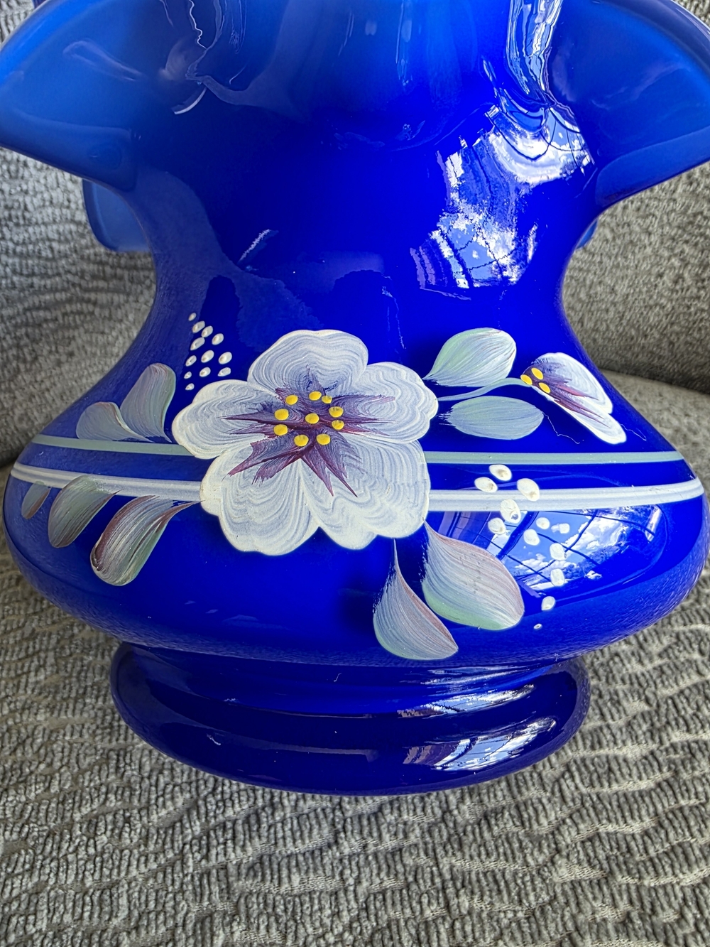 Beautiful Fenton Milk Glass Cobalt Blue Floral Hand Painted Legacy Collection - Picture 9 of 16